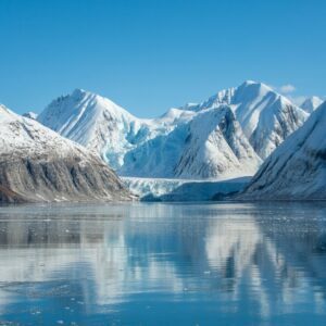 Arctic Glacier Landscape Wallpaper - Ice Peaks in 4K