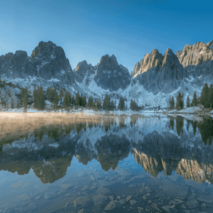 Snow-Covered Mountain Reflected in a Perfect Alpine Lake – Free CC0 Stock Photo