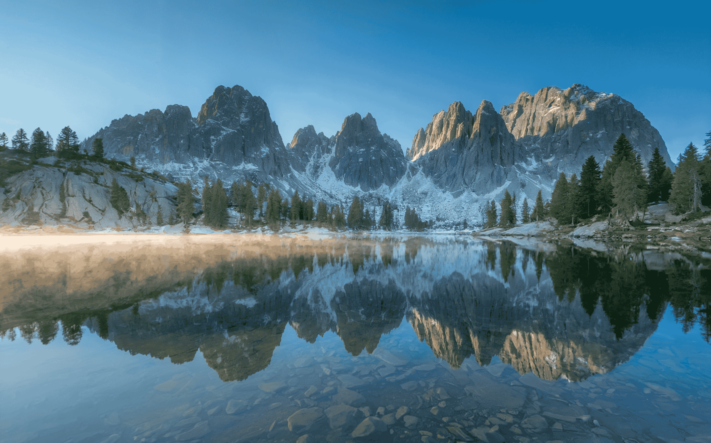Snow-Covered Mountain Reflected in a Perfect Alpine Lake β Free CC0 Stock Photo